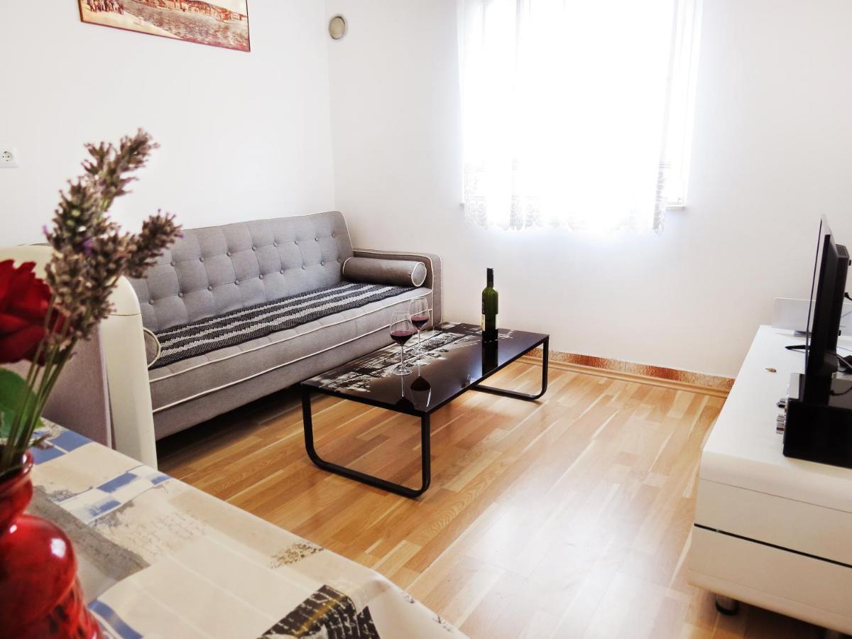 Apartment Jadro Supetar Exterior photo